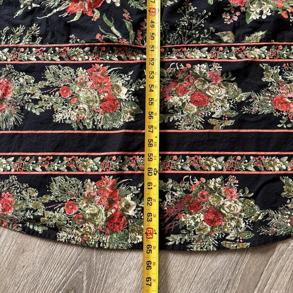 April Cornell Tablecloth 65x68 Round Red Pink Green Floral Merry‎ Black Cotton